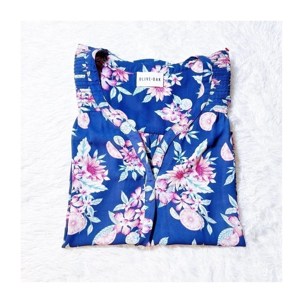 Olive & Oak Blue Flower Printed Sleeveless Top Med